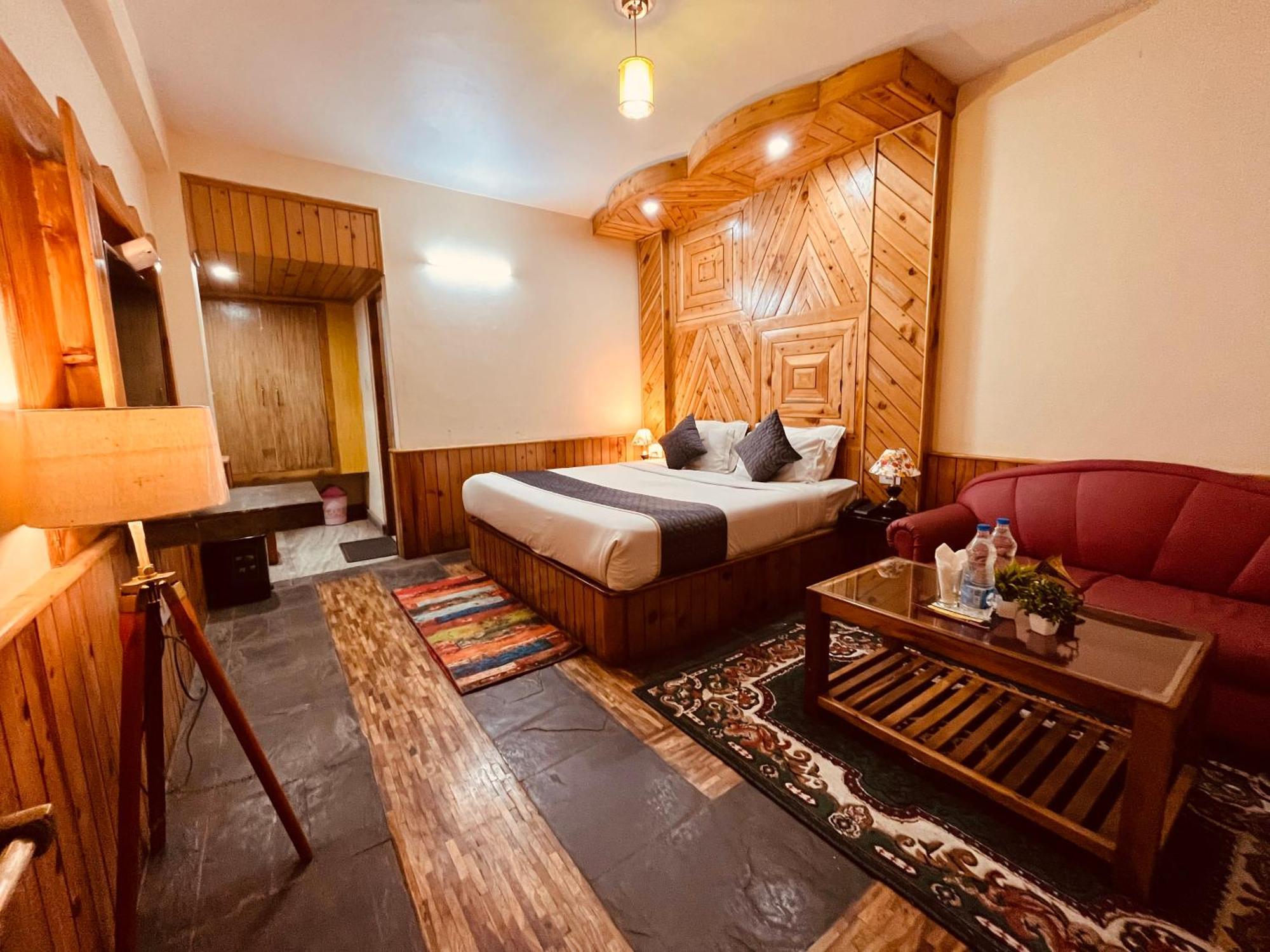 Snow Clad Riverview Hotel & Resort, Manali ภายนอก รูปภาพ